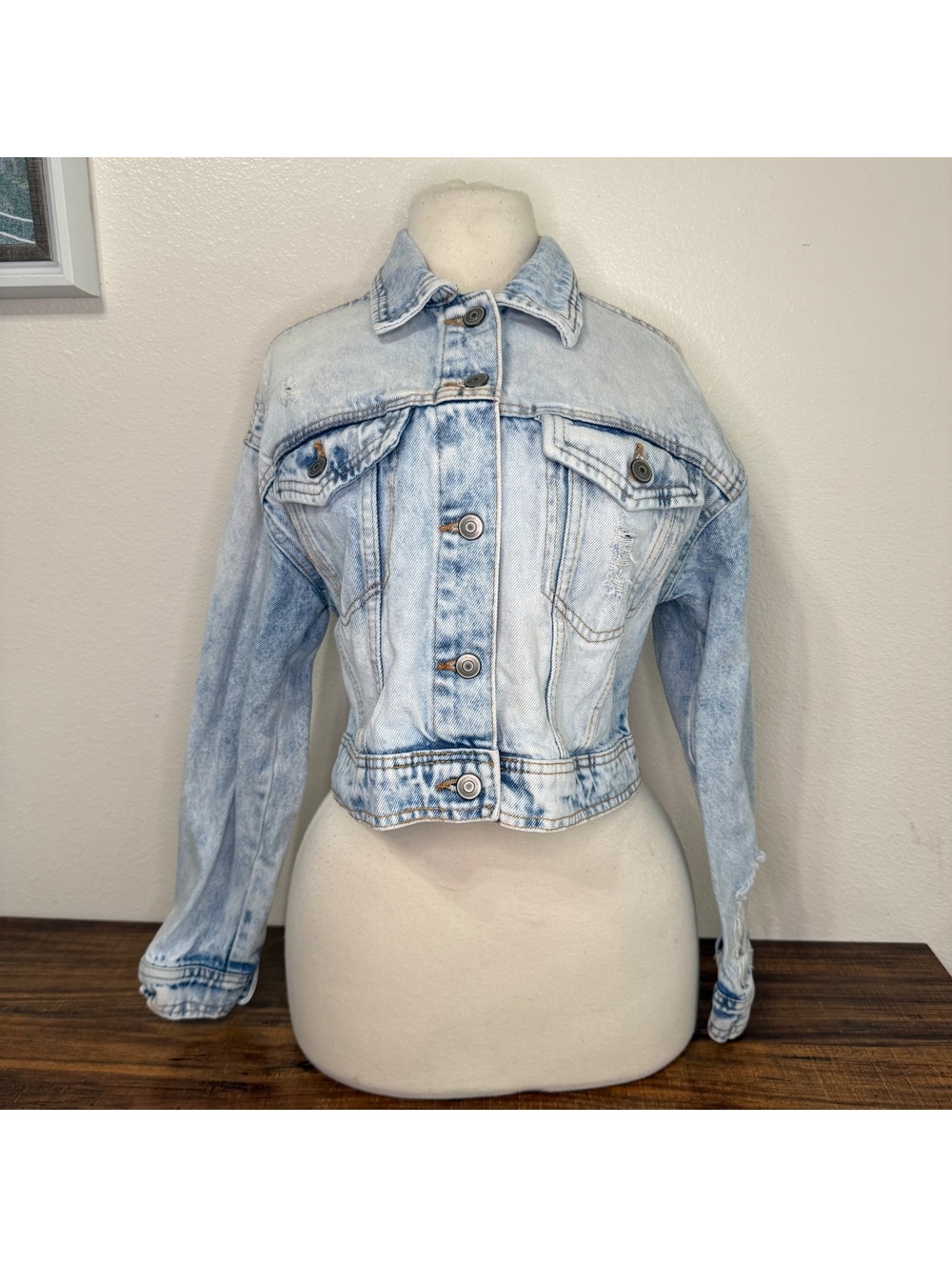 Celebrity Pink Women's Light Wash Cropped Denim Jacket Size XS